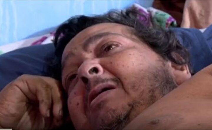 Há 20 dias acamado em oficina, homem com mais de 200 kg espera atendimento médico em Cuiabá