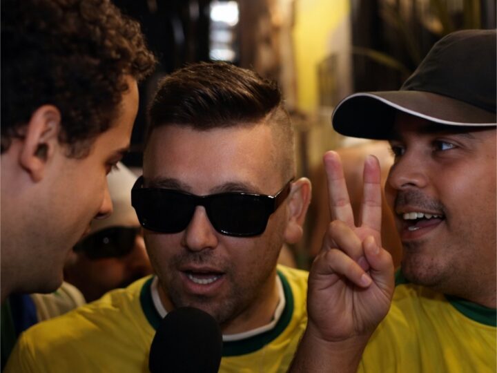 Torcedor pede ‘Brasil Campeão e Flávio Bolsonaro eleito’ ao vivo na Globo e viraliza