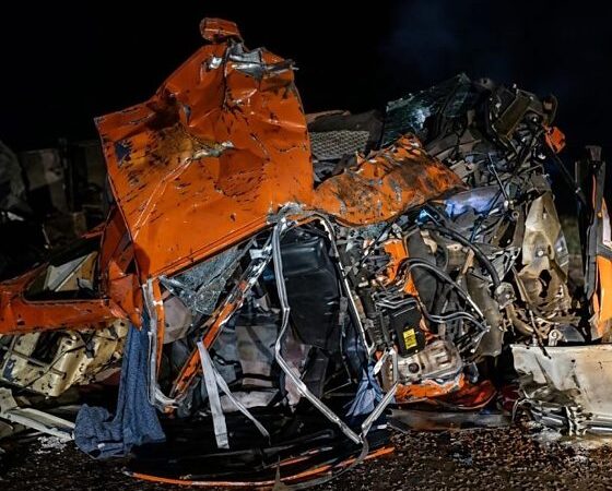Motorista de 44 anos morre em batida entre caminhões e outro condutor foge sem prestar socorro
