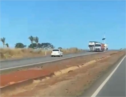 Motorista bêbado invade contramão provoca acidente e acaba preso; vídeo