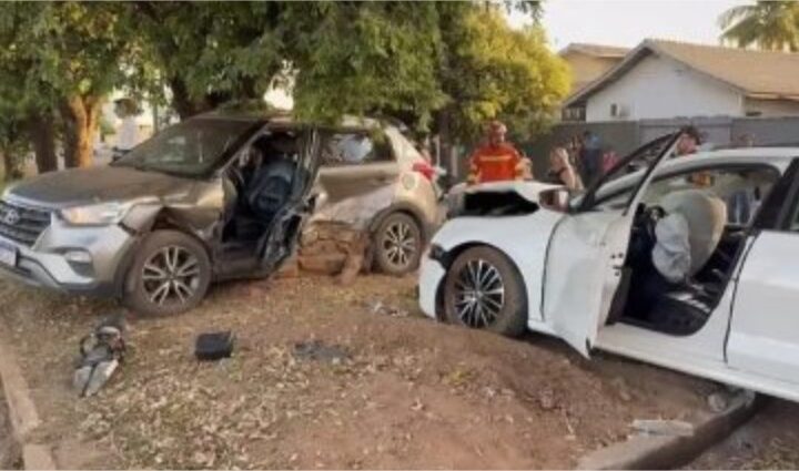 Acidente entre Creta e Jetta deixa mãe e filha presa nas ferragens em MT