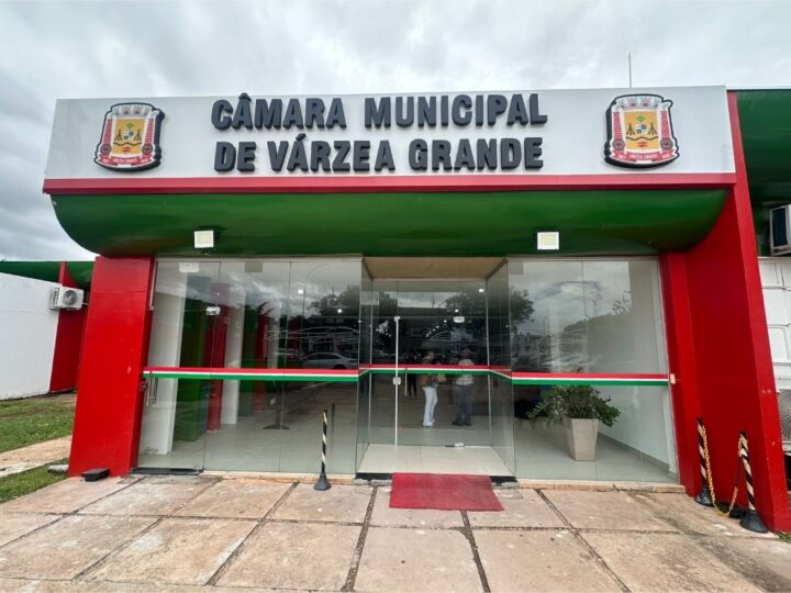 Vereadores de Várzea Grande pedem sessão extraordinária, ao presidente, para votar remanejamento e ampliação de limite de crédito