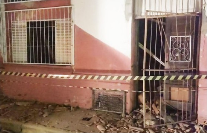 Parte de casarão de família tradicional desaba em Cuiabá