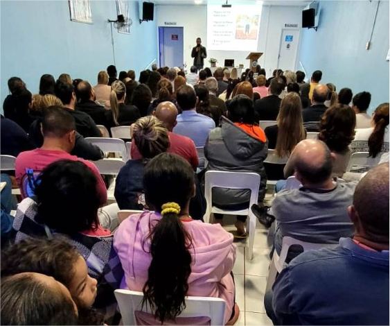 Campanha de pizza busca concluir reforma de telhado de Centro Espírita, no Tijucal