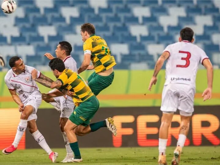 Cuiabá joga mal, é derrotado pelo Atlético-GO e encosta no Z-4