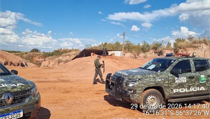 Polícia Militar fecha garimpo ilegal no Pantanal e apreende máquinas em Poconé