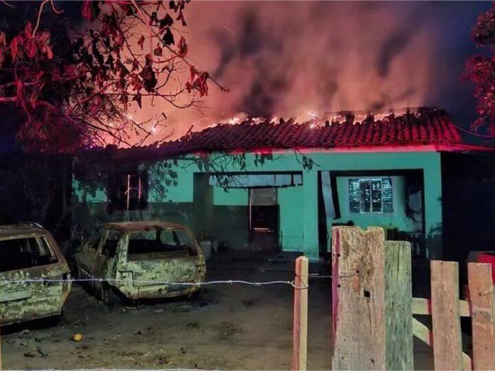 Casa de idosa de 94 anos é incendiada em Cáceres; causa será investigada