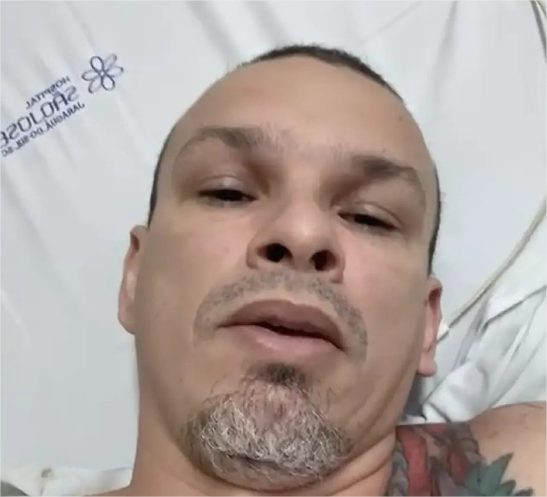 Jornalista é esfaqueado três vezes ao defender esposa e bebê de ataque; vídeo
