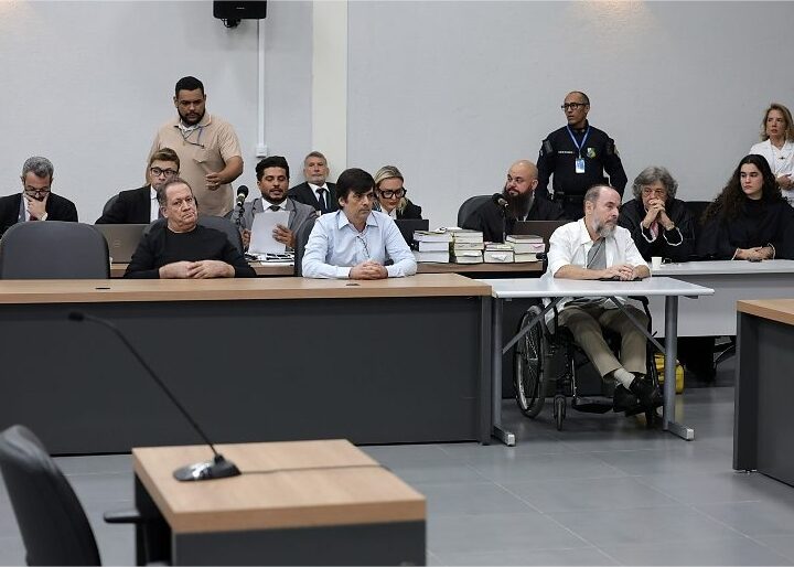 Julgamento dos acusados pela morte de advogado é suspenso após um dos jurados passar mal