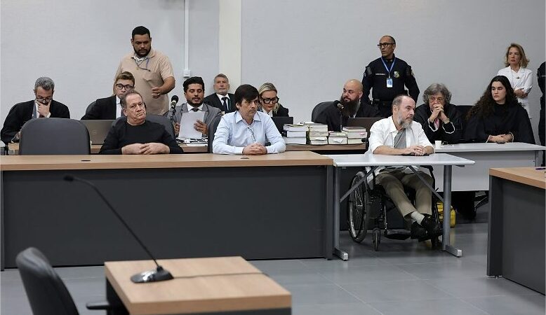 Julgamento dos acusados pela morte de advogado é suspenso após um dos jurados passar mal