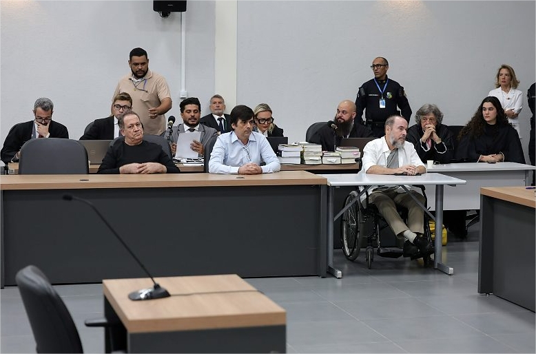 Julgamento dos acusados pela morte de advogado é suspenso após um dos jurados passar mal