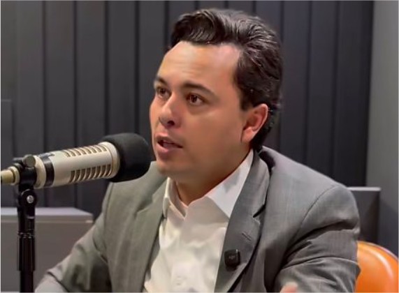 Padres e pastores serão presos por misoginia a partir de 2027, alerta advogado; veja vídeo