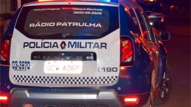 Mulher é flagrada dirigindo bêbada e polícia encontra crianças abandonadas em casa