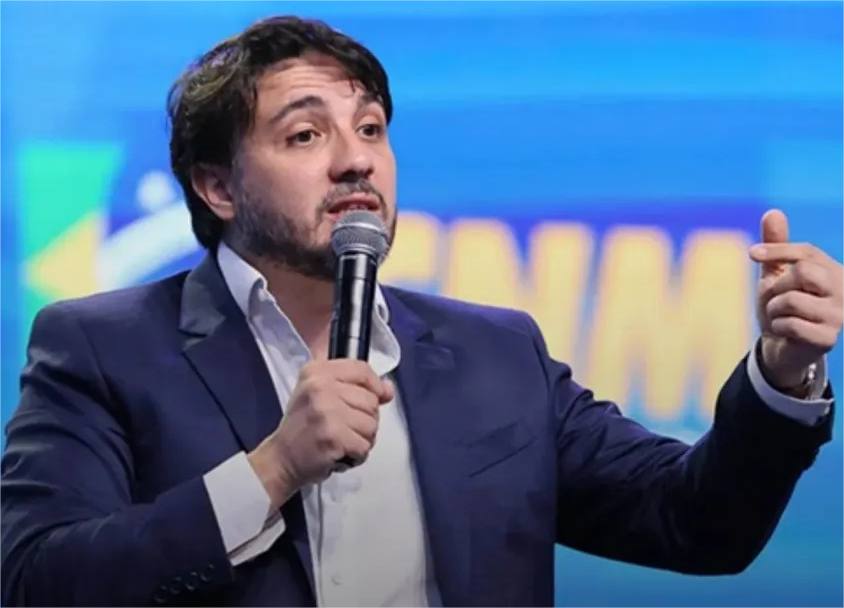 Em Cuiabá, Renan Santos defende transformar favelas em hotéis e acabar com comunidades em 10 anos