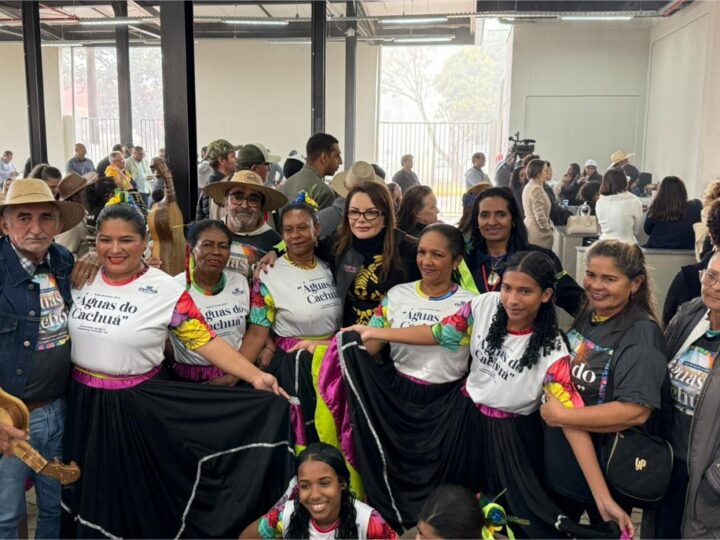 Virginia Mendes participa da inauguração da nova Feira do Produtor de Chapada e comemora conquista da agricultura familiar